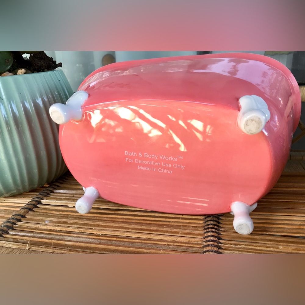 BATH & BODY WORKS Coral Pink Large Ceramic Pedestal Bathtub Planter Storage - Picture 8 of 9